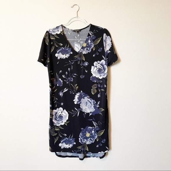 Christian Siriano Floral V-Neck Short Sleeve Shift Dress - Picture 1 of 9